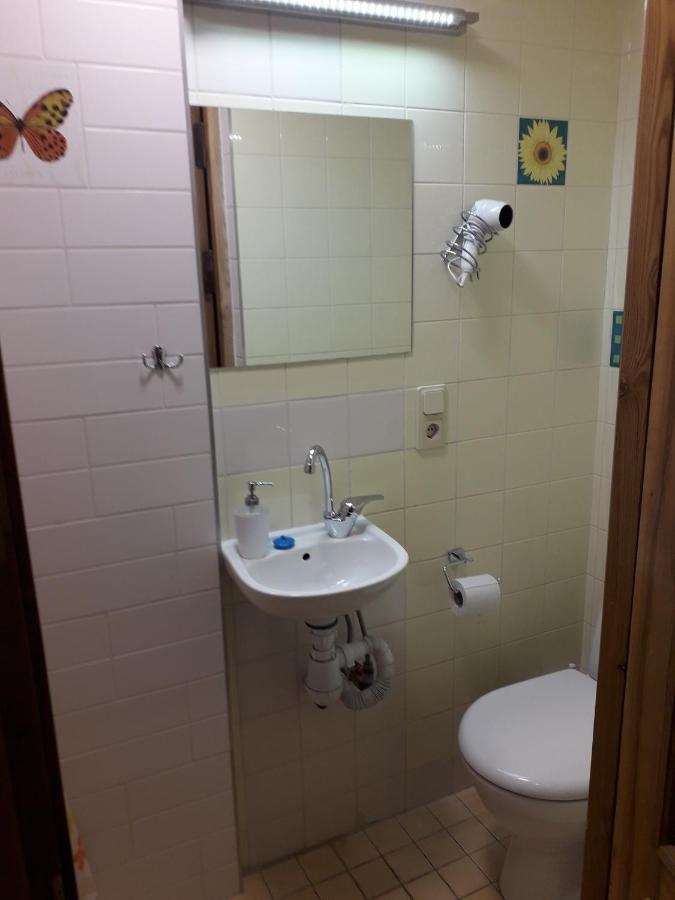 Small Room With A Private External Bathroom Kaunas Eksteriør bilde